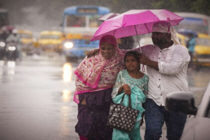 স্বাধীনতা দিবসেও আবহাওয়ার নির্মম রূপ, দক্ষিণবঙ্গে দুর্যোগের আগাম বার্তা 8 15aug